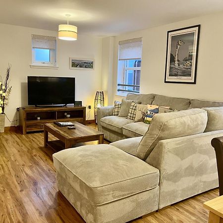 La Scala Inverness City Apartment Bagian luar foto